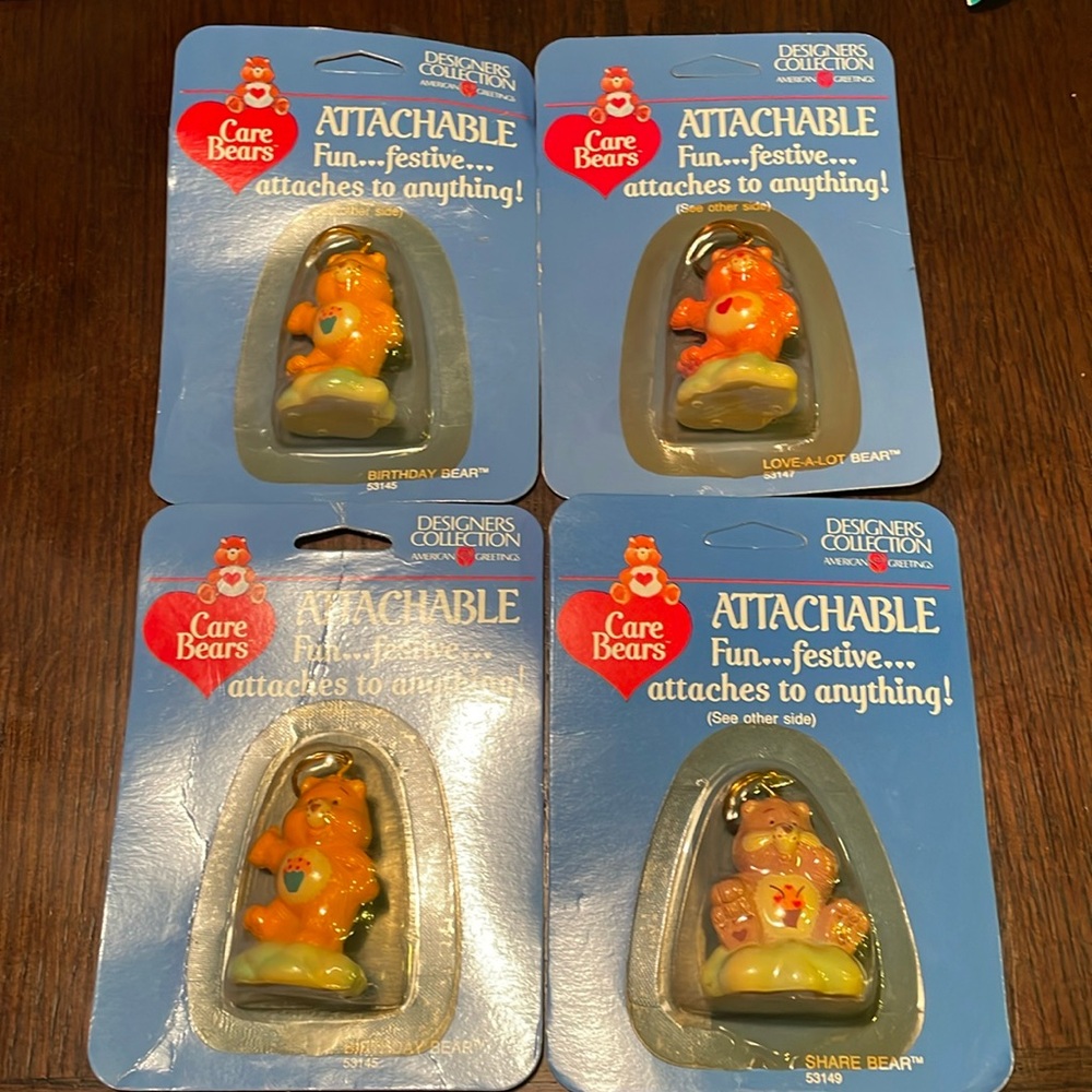 Care Bears attachable fun ❤️❤️❤️festive attached to anything! (1985).